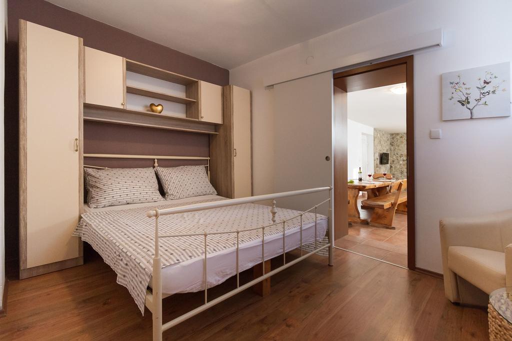 Apartmani Maksan ปาโกชตาเน ภายนอก รูปภาพ
