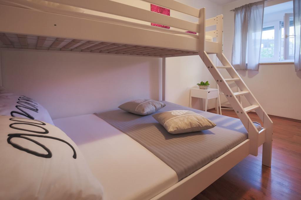 Apartmani Maksan ปาโกชตาเน ภายนอก รูปภาพ